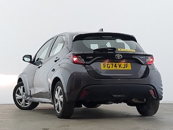Used Toyota Yaris 2024 for sale - 79031387: Photo
