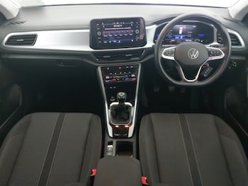 Used Volkswagen T-Roc 2022 for sale - 76103681: Photo