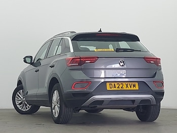 Used Volkswagen T-Roc 2022 for sale - 76103681: Photo