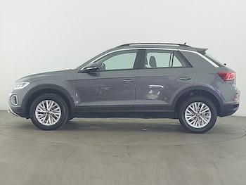 Used Volkswagen T-Roc 2024 for sale - 79070339: Photo