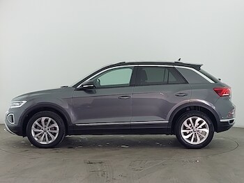 Used Volkswagen T-Roc 2023 for sale - 78327440: Photo