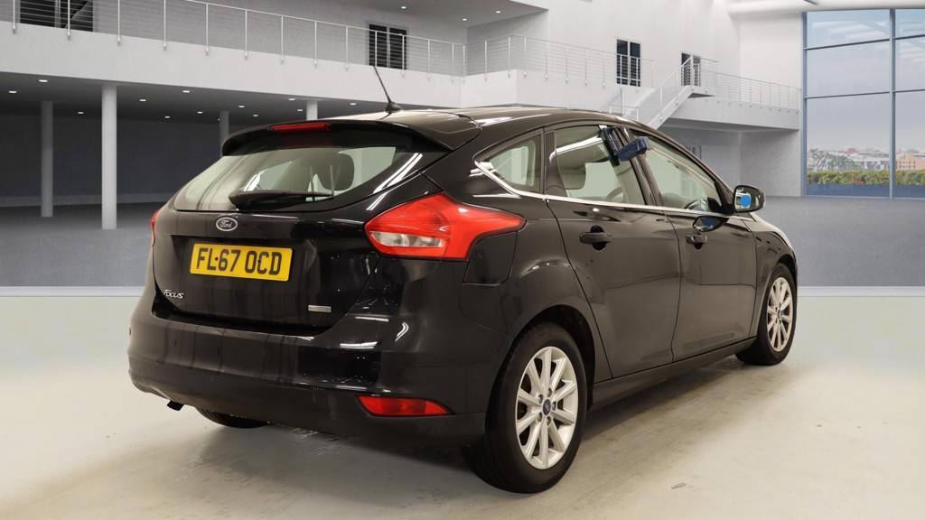Used Ford Focus 2017 for sale - 77836240: Photo 2