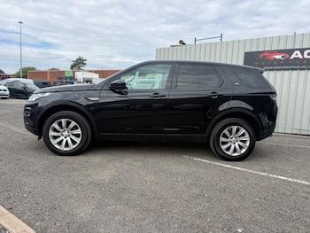 Used Land Rover Discovery Sport 2015 for sale - 79721700: Photo