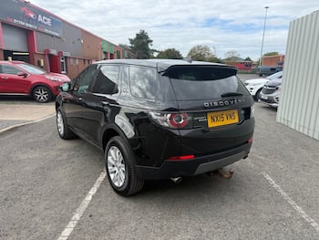 Used Land Rover Discovery Sport 2015 for sale - 79721700: Photo