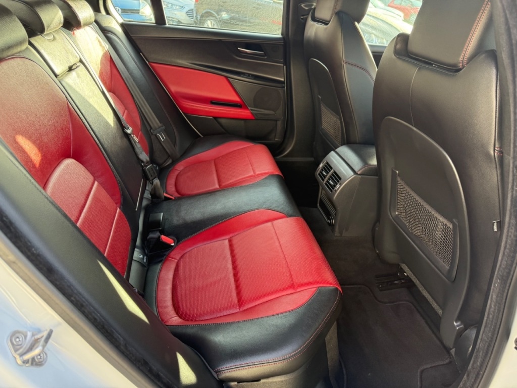 Used Jaguar XE 2015 for sale - 76697962: Photo 10