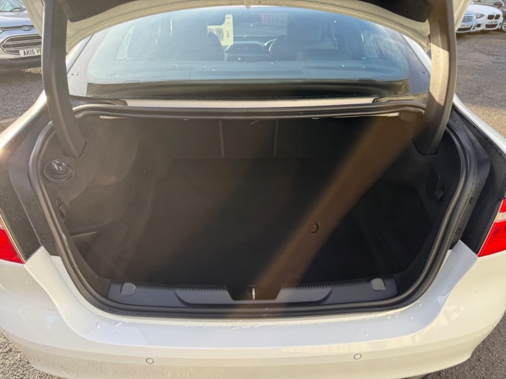 Used Jaguar XE 2015 for sale - 76697962: Photo 11