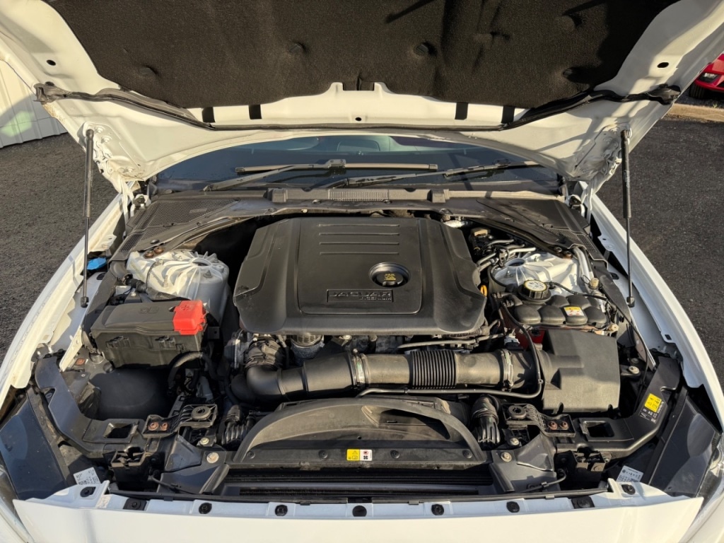 Used Jaguar XE 2015 for sale - 76697962: Photo 12