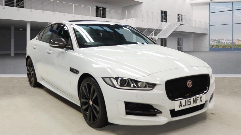 Used Jaguar XE 2015 for sale - 76697962: Photo 2