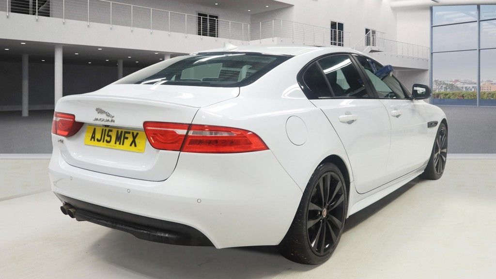 Used Jaguar XE 2015 for sale - 76697962: Photo 4