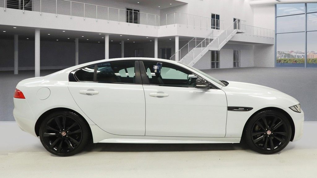 Used Jaguar XE 2015 for sale - 76697962: Photo 5