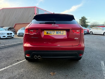 Used Jaguar F-Pace 2017 for sale - 77011890: Photo