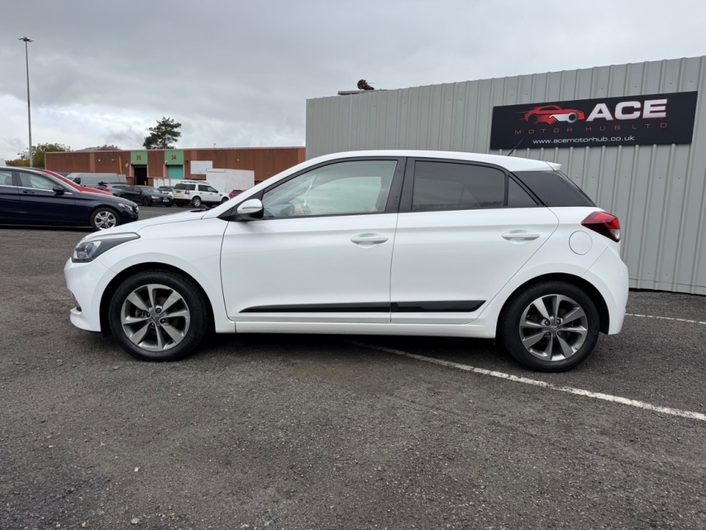 Used Hyundai i20 2016 for sale - 76252537: Photo 2