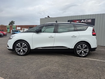 Used Renault Grand Scenic 2018 for sale - 75895783: Photo