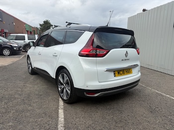Used Renault Grand Scenic 2018 for sale - 75895783: Photo