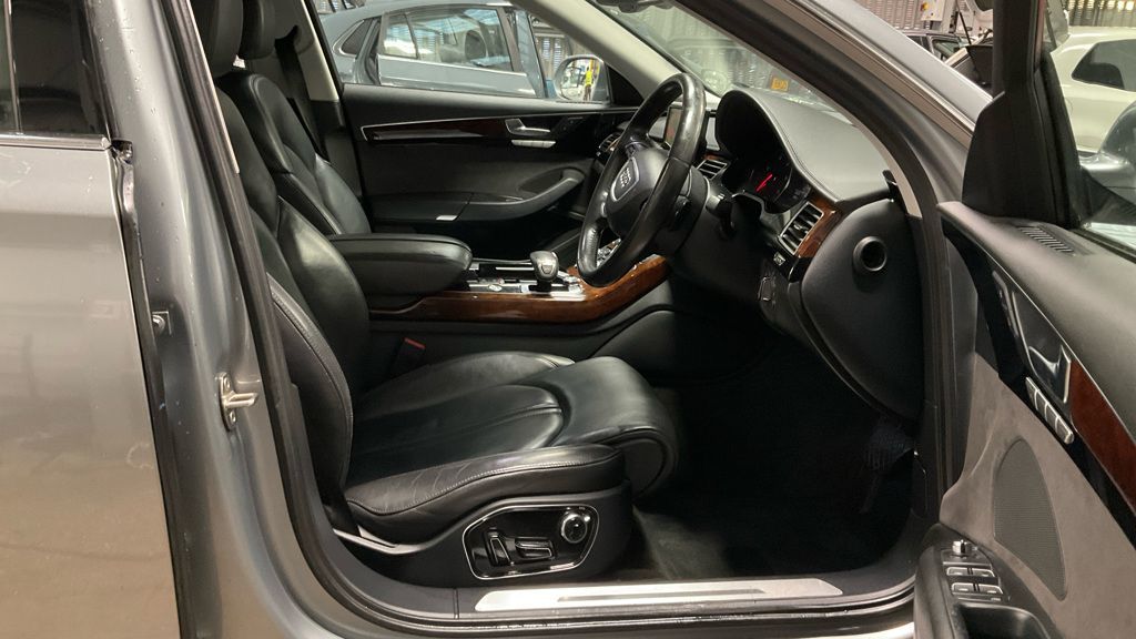 Used Audi A8 2010 for sale - 76697965: Photo 4