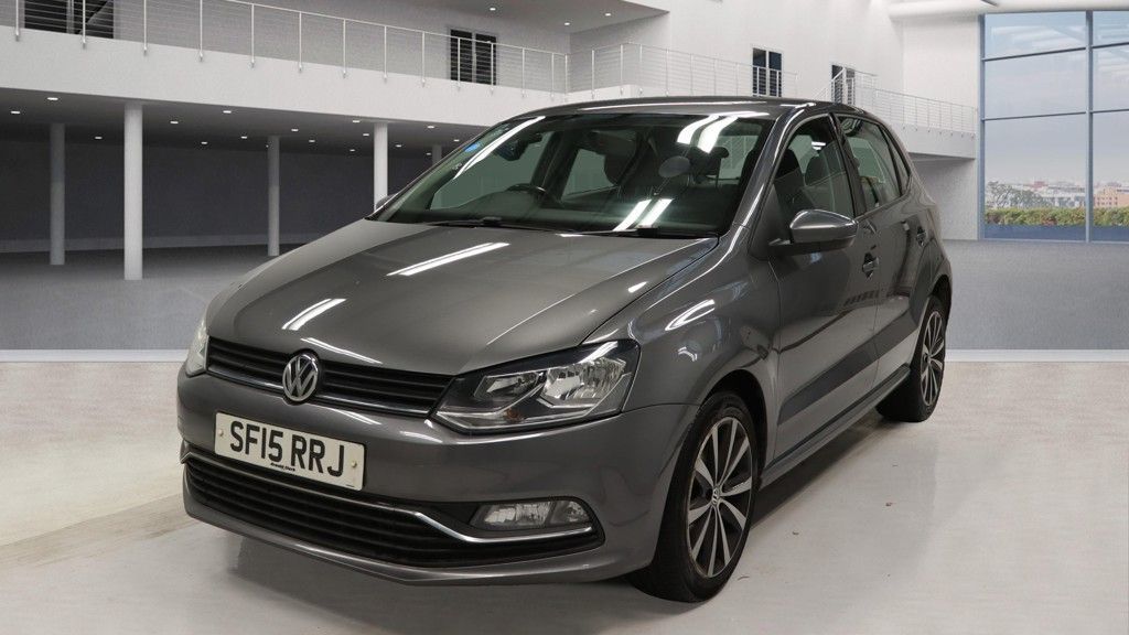 Used Volkswagen Polo 2015 for sale - 76469328: Photo 1