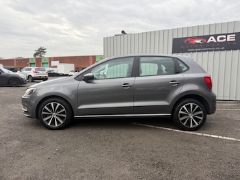 Used Volkswagen Polo 2015 for sale - 76469328: Photo