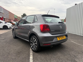 Used Volkswagen Polo 2015 for sale - 76469328: Photo
