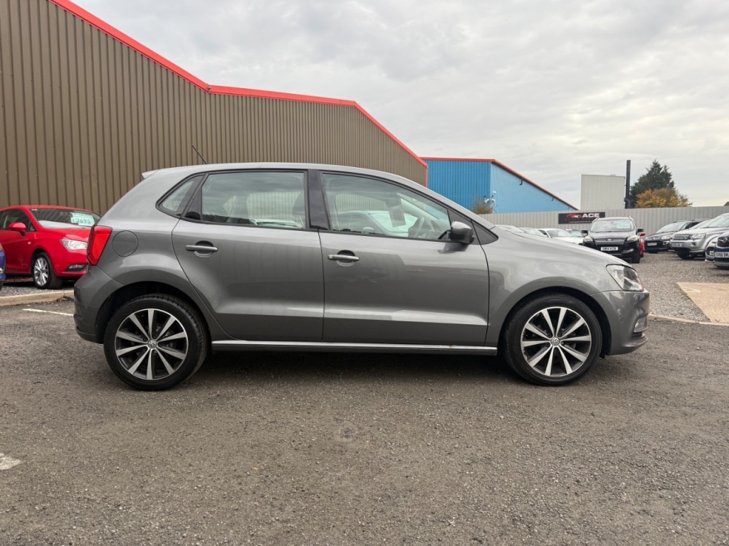 Used Volkswagen Polo 2015 for sale - 76469328: Photo 6