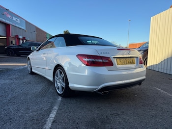 Used Mercedes-Benz E Class 2012 for sale - 76957436: Photo