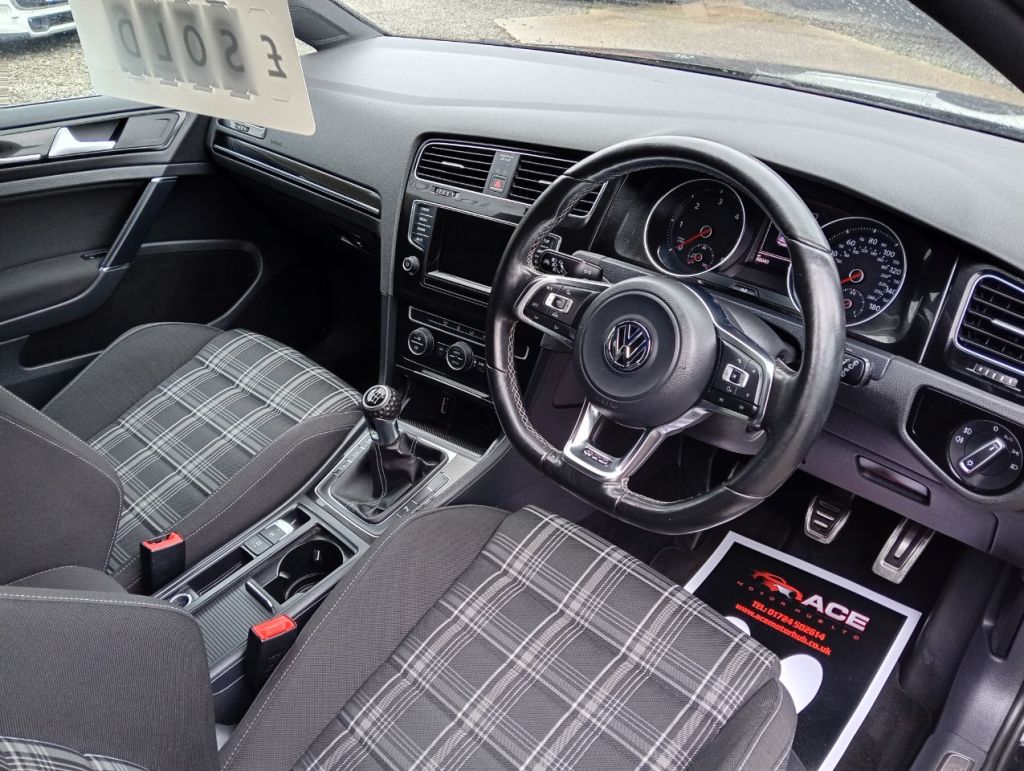 Used Volkswagen Golf 2014 for sale - 77436202: Photo 9