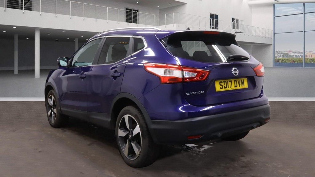 Used Nissan Qashqai 2017 for sale - 77341132: Photo 2