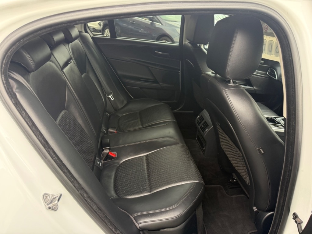 Used Jaguar XE 2015 for sale - 76266352: Photo 10