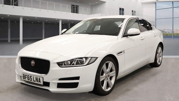 Used Jaguar XE 2015 for sale - 76266352: Photo 1