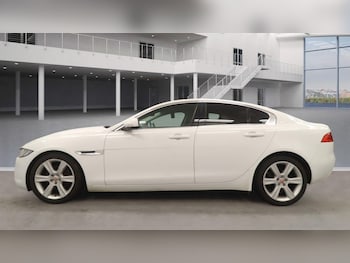 Used Jaguar XE 2015 for sale - 76266352: Photo 3