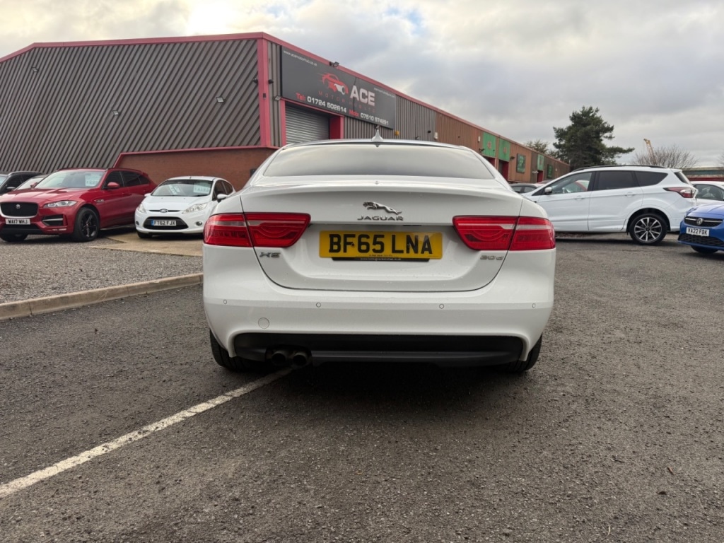 Used Jaguar XE 2015 for sale - 76266352: Photo 4