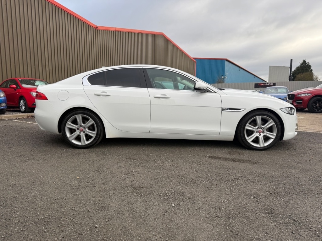 Used Jaguar XE 2015 for sale - 76266352: Photo 6