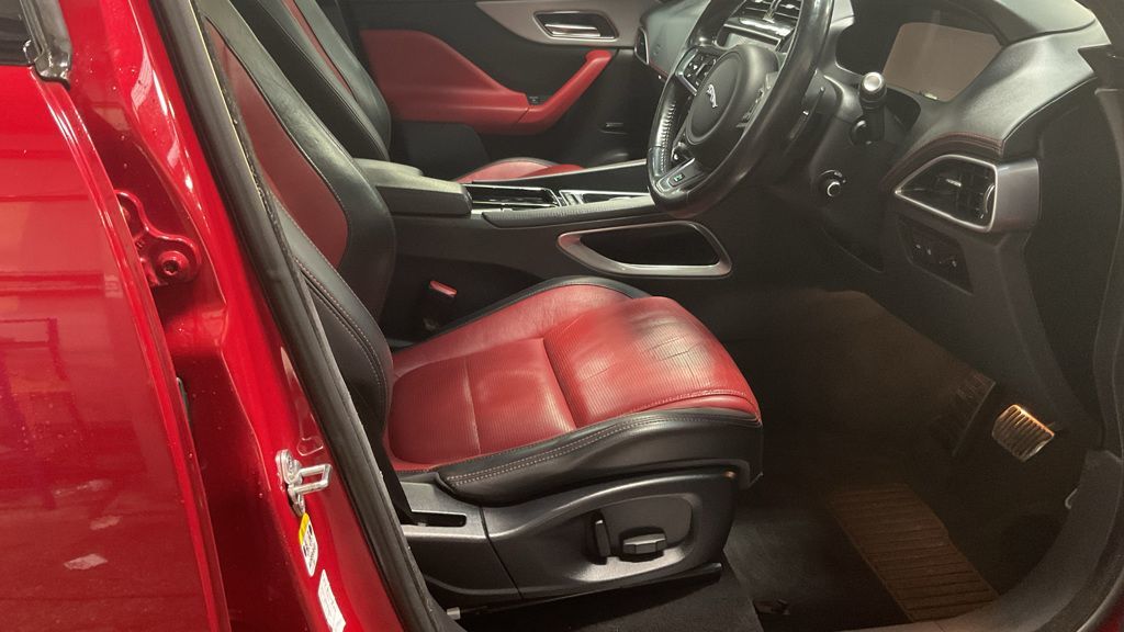 Used Jaguar F-Pace 2017 for sale - 76558349: Photo 5