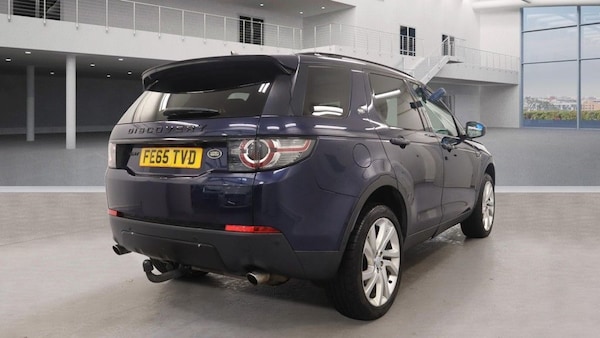 Used Land Rover Discovery Sport 2015 for sale - 76266361: Photo 2