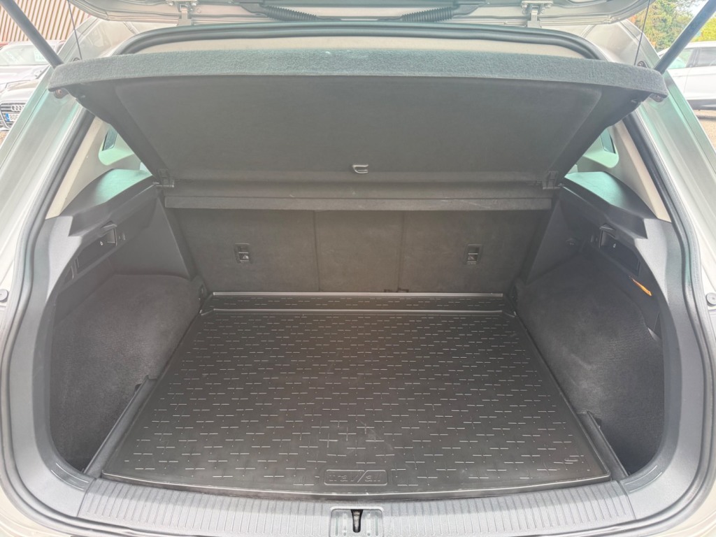 Used Volkswagen Tiguan 2018 for sale - 78212349: Photo 11