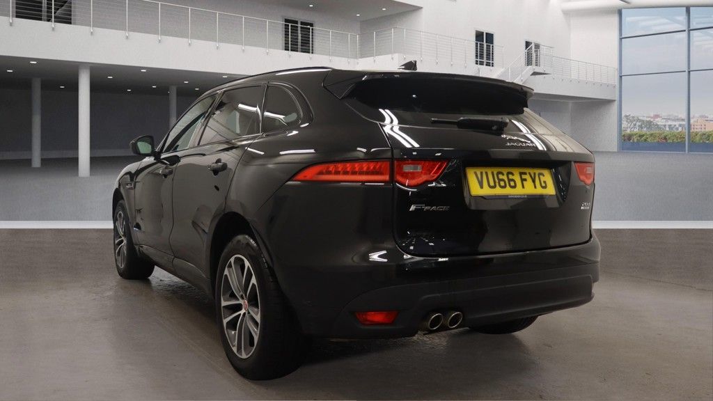 Used Jaguar F-Pace 2016 for sale - 76616957: Photo 2