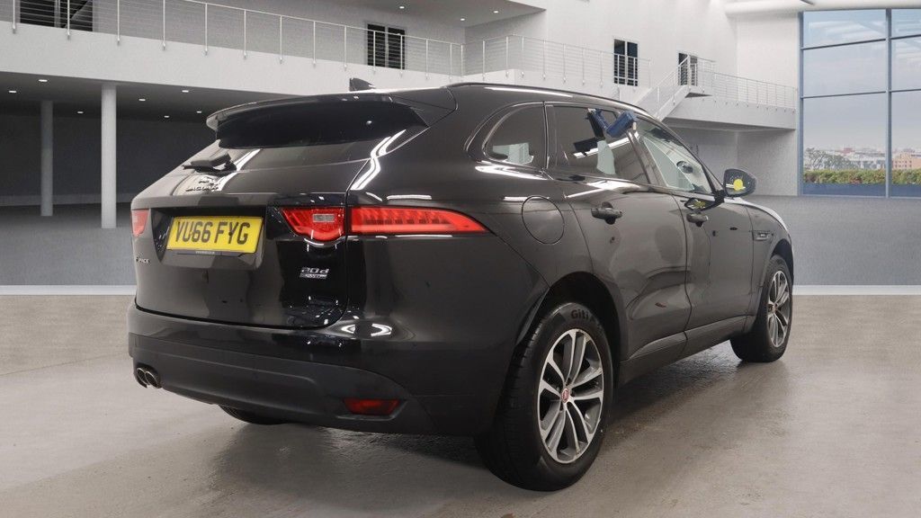 Used Jaguar F-Pace 2016 for sale - 76616957: Photo 3