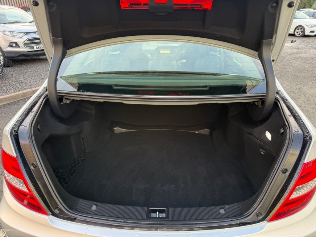 Used Mercedes-Benz C Class 2012 for sale - 76836115: Photo 11