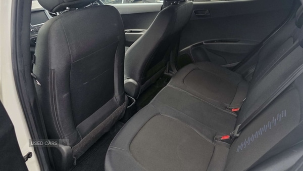 Used Hyundai i10 2018 for sale - 76378283: Photo 15