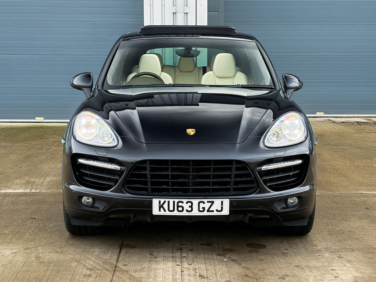 Used Porsche Cayenne 2013 for sale - 77484592: Photo 2