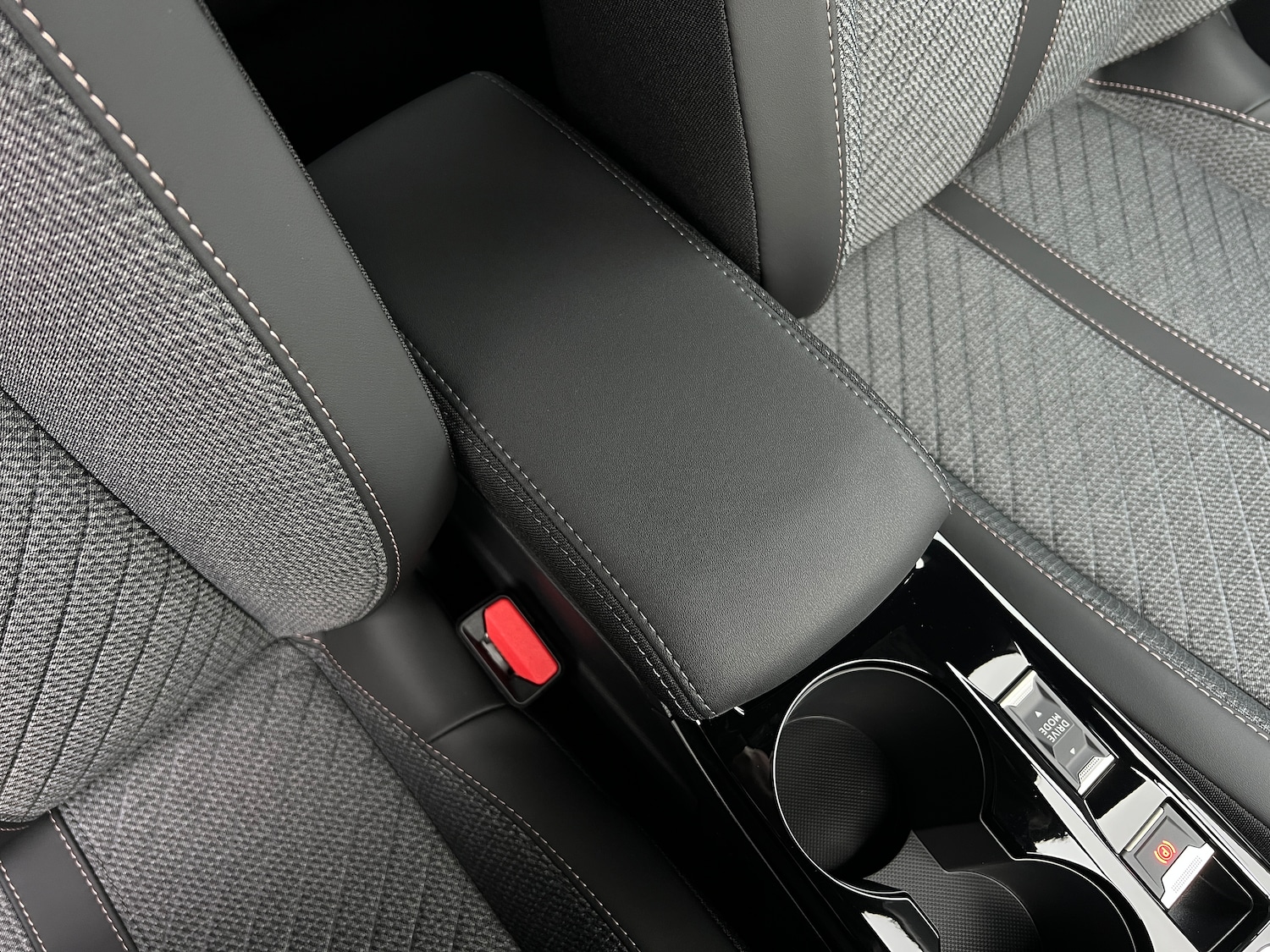 Used Peugeot 2008 2025 for sale - 76316623: Photo 21