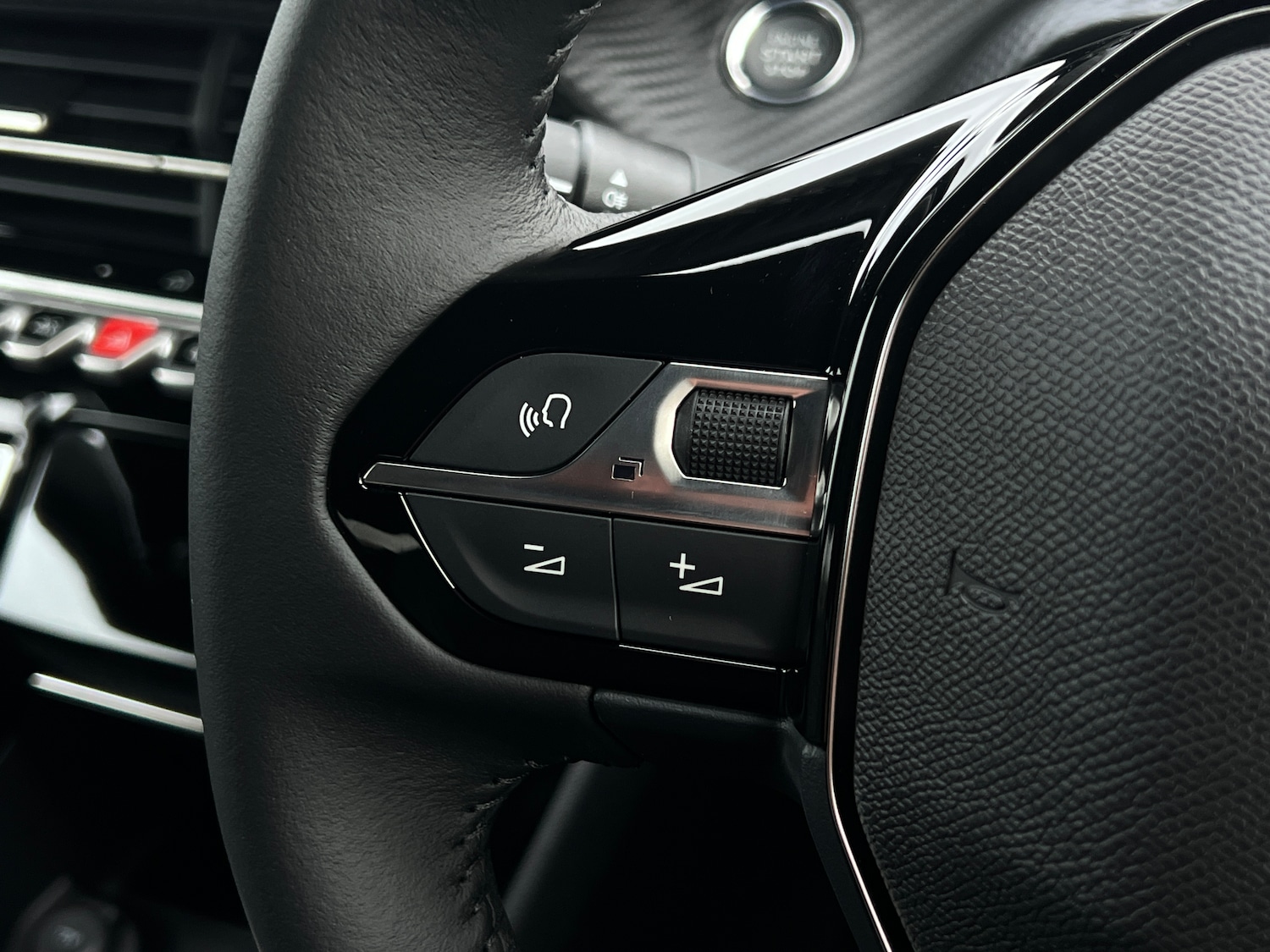 Used Peugeot 2008 2025 for sale - 76316623: Photo 25