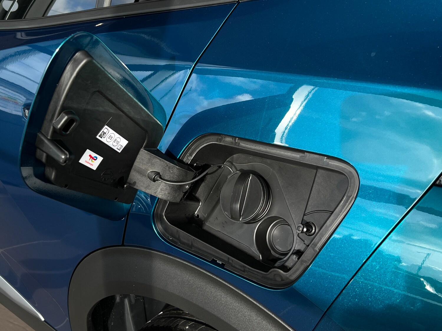 Used Peugeot 2008 2025 for sale - 76351880: Photo 13