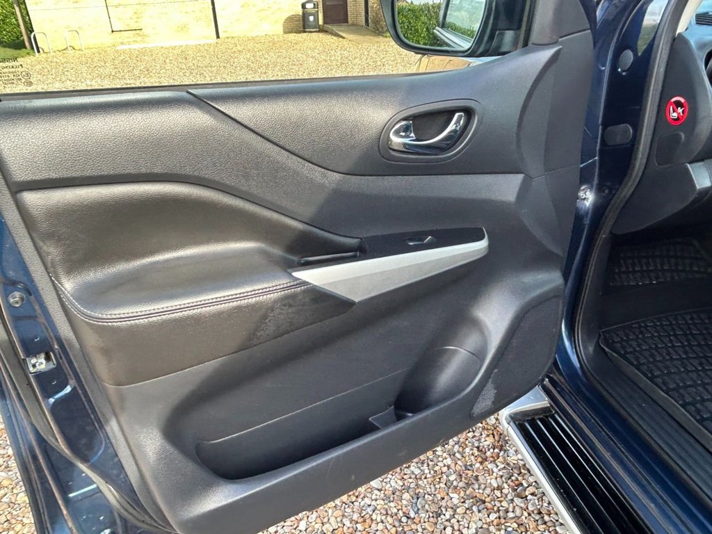 Used Nissan Navara 2016 for sale - 77636773: Photo 21