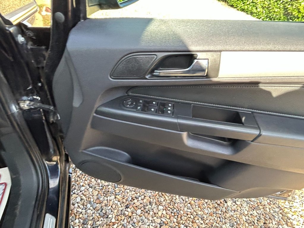Used Vauxhall Zafira 2011 for sale - 78044683: Photo 35