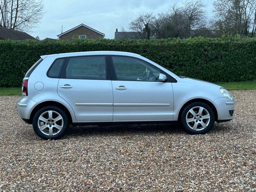 Used Volkswagen Polo 2008 for sale - 76868055: Photo 2
