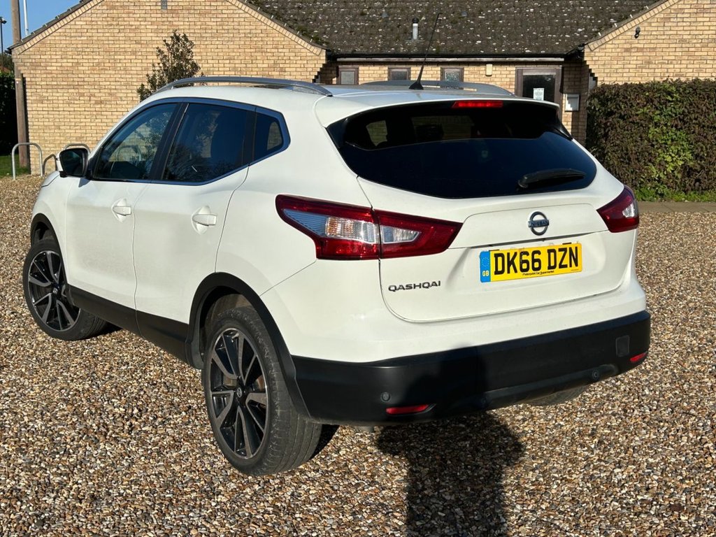 Used Nissan Qashqai 2017 for sale - 76610314: Photo 4