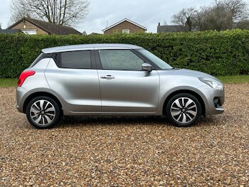 Used Suzuki Swift 2017 for sale - 77302572: Photo