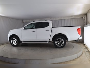 Used Nissan Navara 2018 for sale - 79470576: Photo