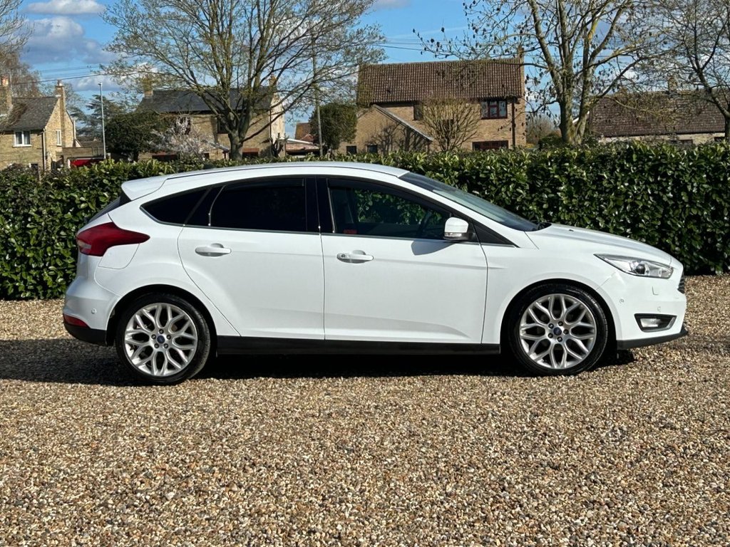 Used Ford Focus 2014 for sale - 78030845: Photo 2