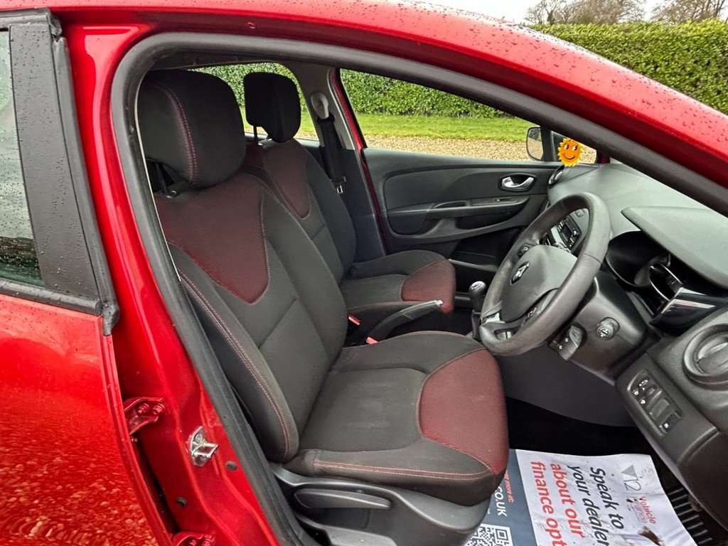 Used Renault Clio 2015 for sale - 77302459: Photo 28